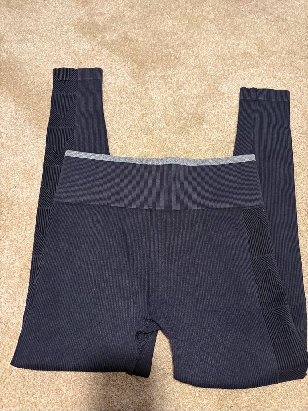 Title:Vuori Rib Studio Seamless High Rise 7/8 Leggings - Grey - Size XS